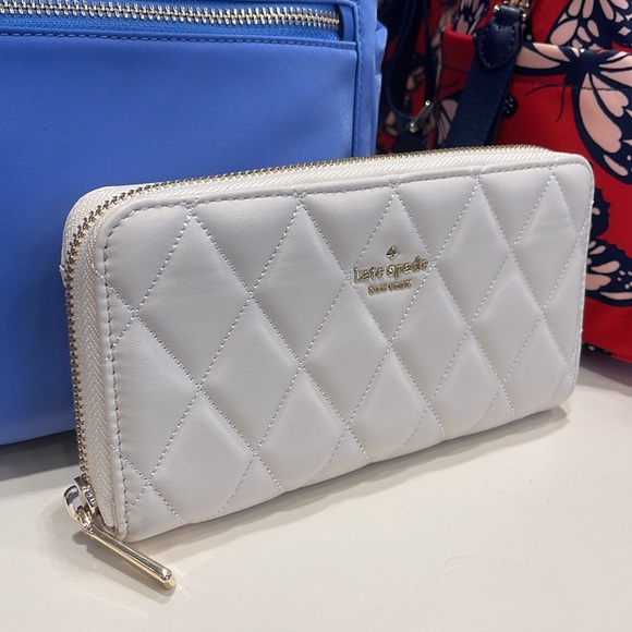 Kate Spade Carey Large Continential Wallet
Parchment - Picture 2 of 16